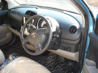 2005 Toyota Passo Pictures