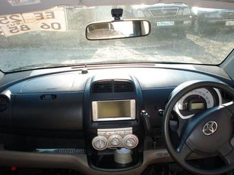 2005 Toyota Passo Pictures