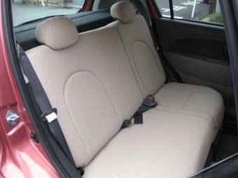 2005 Toyota Passo Pictures