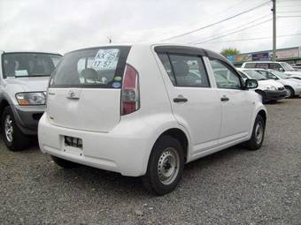 2005 Toyota Passo Pictures