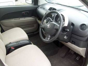2005 Toyota Passo Pictures