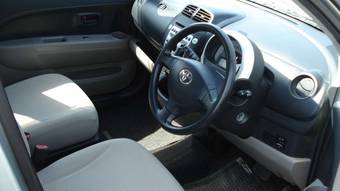 2005 Toyota Passo Photos