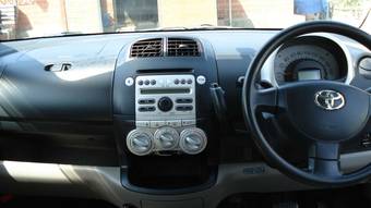 2005 Toyota Passo Pictures