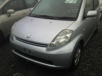 2005 Toyota Passo Images