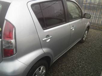 2005 Toyota Passo Pictures