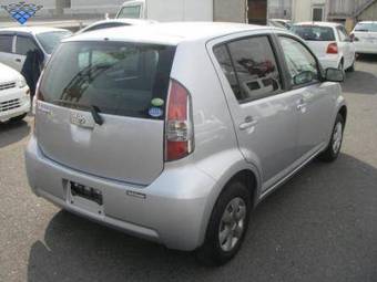 2005 Toyota Passo Photos