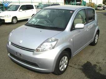 2005 Toyota Passo Pictures
