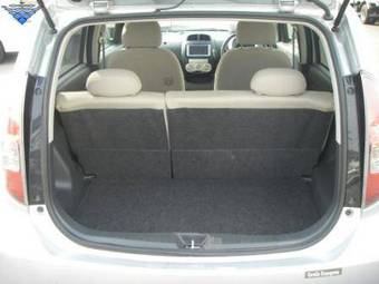 2005 Toyota Passo Photos