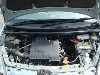 2005 Toyota Passo Photos