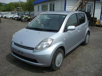 2005 Toyota Passo Pictures