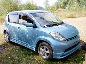 2005 Toyota Passo Photos