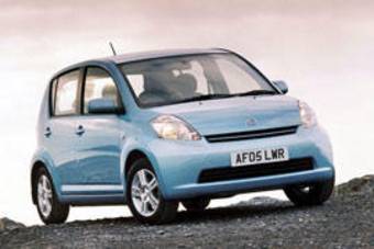 2005 Toyota Passo Photos