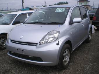 2005 Toyota Passo Pics