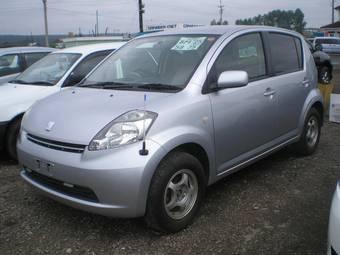 2005 Toyota Passo Pictures