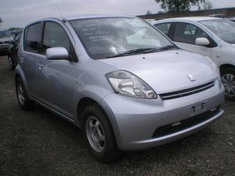 2005 Toyota Passo Pictures