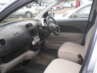 2005 Toyota Passo Photos