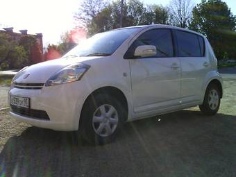2005 Toyota Passo Pictures