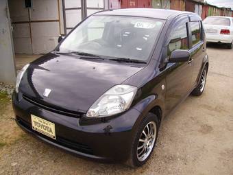 2005 Toyota Passo Images