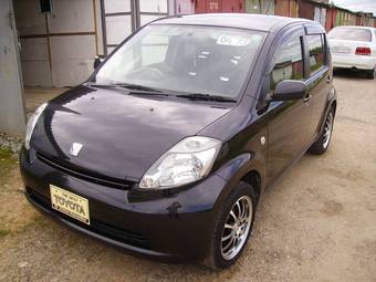 2005 Toyota Passo Images