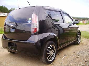 2005 Toyota Passo Pictures