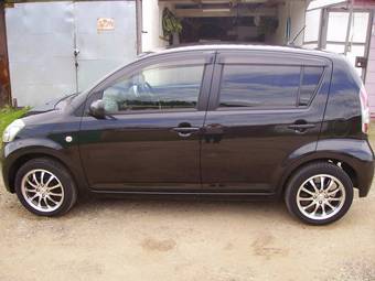 2005 Toyota Passo Pics