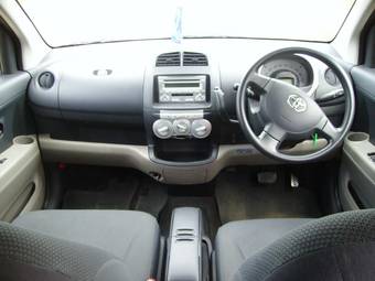 2005 Toyota Passo Pictures