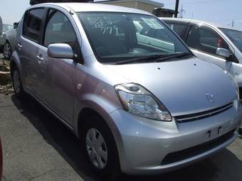 2005 Toyota Passo Pics