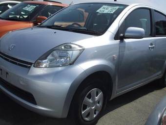 2005 Toyota Passo Pictures