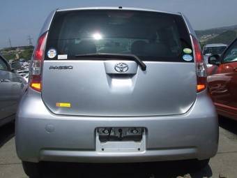 2005 Toyota Passo Pictures