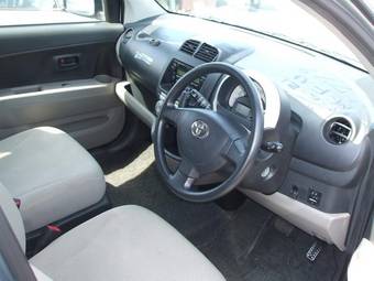 2005 Toyota Passo Photos