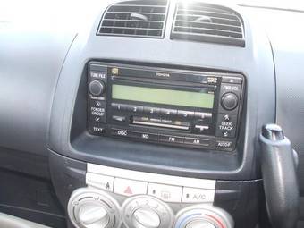2005 Toyota Passo Pictures