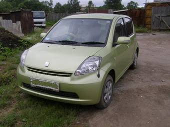 2005 Toyota Passo Photos