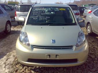 2005 Toyota Passo Photos