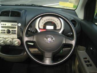 2005 Toyota Passo Photos