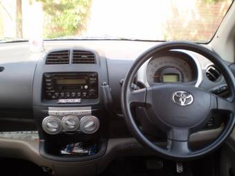 2005 Toyota Passo Photos