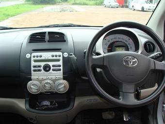 2005 Toyota Passo Photos