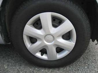 2005 Toyota Passo Pictures