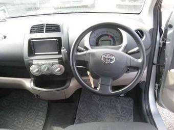 2005 Toyota Passo Pictures