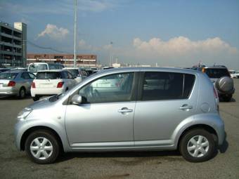 2005 Toyota Passo Pictures
