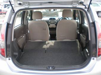 2005 Toyota Passo Pictures