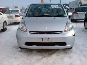 2005 Toyota Passo Photos