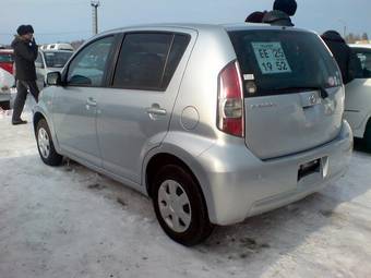 2005 Toyota Passo Photos