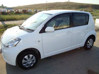 2005 Toyota Passo Pictures