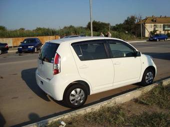 2005 Toyota Passo Photos