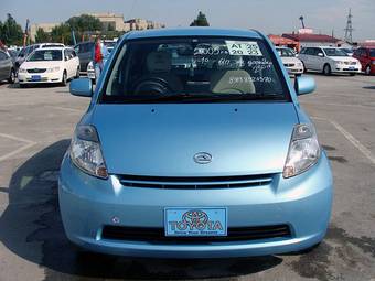 2005 Toyota Passo Photos