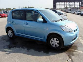 2005 Toyota Passo Pictures