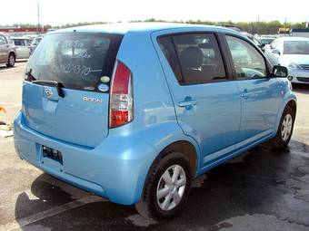 2005 Toyota Passo Photos