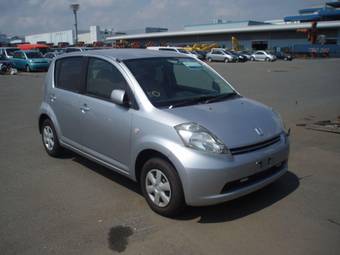 2005 Toyota Passo Photos