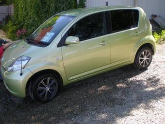 2005 Toyota Passo Photos