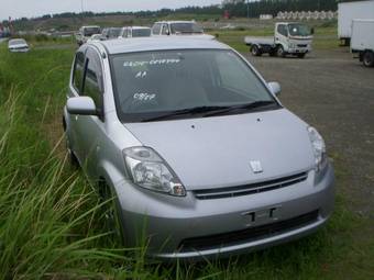 2005 Toyota Passo Photos